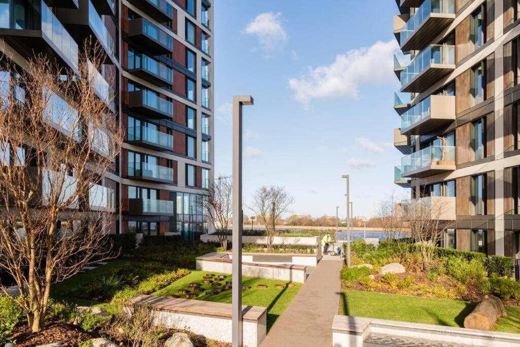 Luxury River Side Penthouse Apartament *